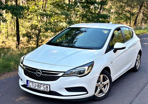 Opel Astra cena 43000 przebieg: 120808, rok produkcji 2017 z Tuchola małe 379